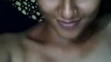 Hot Bhabhi Feels Shy To Show Nude