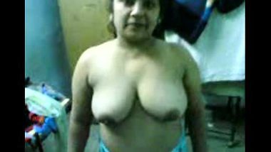 Mature Aunty Showing