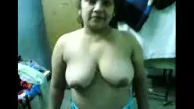 Mature Aunty Showing