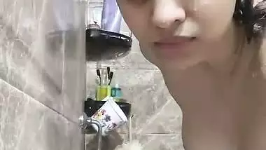 Indian shower gel nude bath viral hot girlfriend