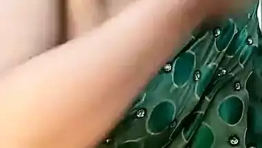 Horny Wife in saree milky her boobs