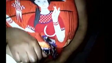 Mallu auntie’s big boobs exposed & pressed hard