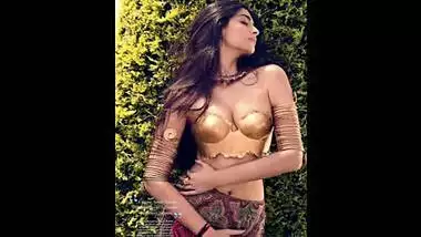 Sonam Kapoor sexy story bollywood actress full xxx story.