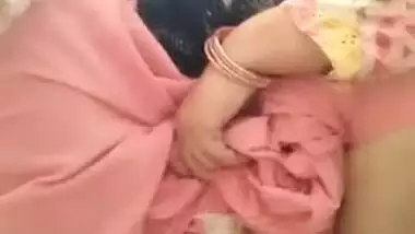 Kinky Desi chick pees in front of the camera for fetish XXX lovers