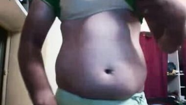 Hot Indian Shemale expose herself infront of CAM