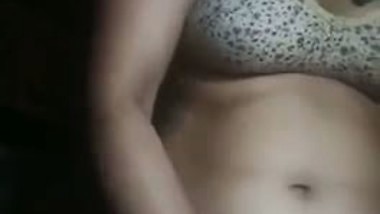 Sexy Desi amateur XXX actress flaunts her tits and pussy on camera