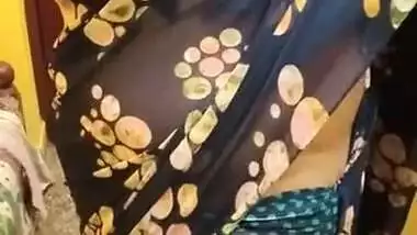 Tamil big boobs aunty change