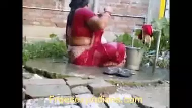 Indian sex mms of bhabhi caught by neighbor