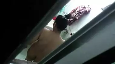 next door bhabhi rittu filmed by neighbor taking shower
