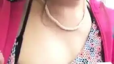 Sexy desi girl showing her breasts secretly