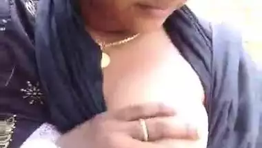 Mallu boob sucking outdoors sex MMS