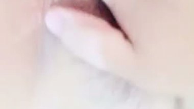 Big boobs girlfriend naked fingering viral MMS