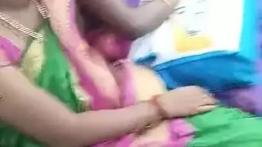 Tamil hot young married aunty boobs and navel in bus part:1