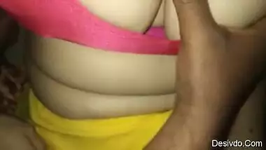 Desi hot wife big and cute boobs pressing