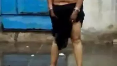 Desi woman allows XXX cameraman to follow her during naked sex walk