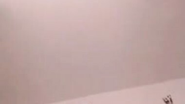 Vinsara getting the hand in it