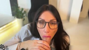 Lustful secretary sucks the boss's dick for an interview