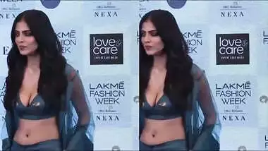 NON PORN Malavika Mohanan Sexy South Indian Actress & Model