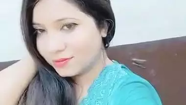 Paki Girl Showing her Boobs Part 2