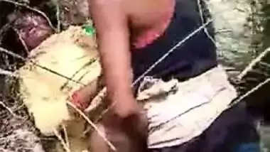 Desi aunty caught while fucking outdoor at the rice field, leak sex mms
