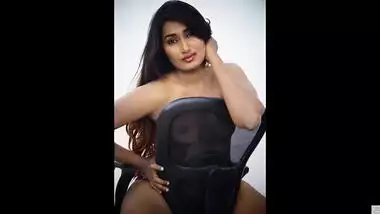 Swathi Naidu flaunting her naked body