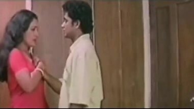 Aunty Satisfying her Husband by Bath