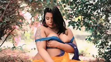 Big boobs model indrani photoshoot video – 1