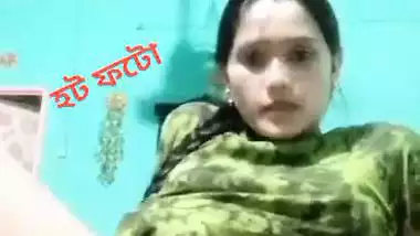 Bangla naked girl fucks her pussy with brinjal