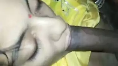 Beautiful Rajasthani Bhabhi blowjob topless show video