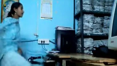 Indian Women Having Sex at office 