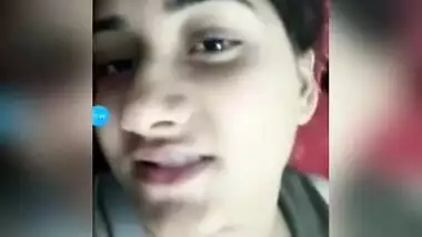 Bhabi Showing Pussy and Fingering On VideoCall