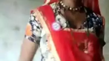 rajasthani bhabhi flashes for bf infront of son