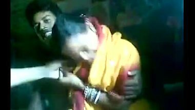 Indian sex clip of village bhabi who caught by neighbor