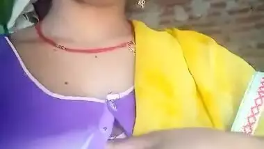 Deshi Village CUte Hw Showing boobs n pussy