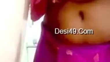Today Exclusive- Mallu Bhabhi Showing Her Big Boobs