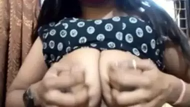 Indian Aunty Hot Video Show