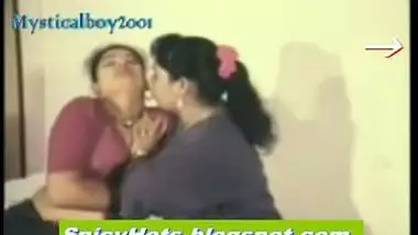 andhra hyderabad aunties doing lesbian masa