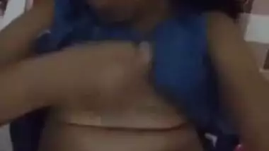 Cute Lankan Girl Shows Her Boobs And Pussy
