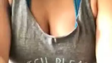 Very hot desi teen boobs expose