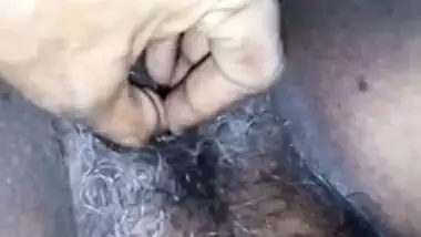 Desi wife's wet and hairy pussy fingering