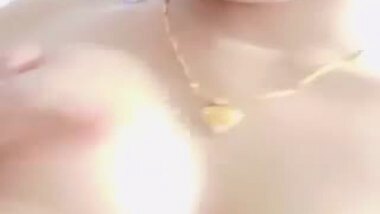 Desi cute girl boobs show selfie viral clip