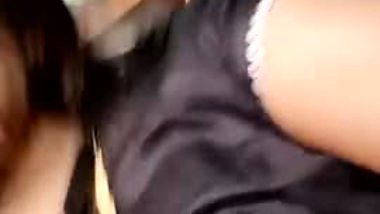 Cam bhabhi in saree plays with boobs and wet pussy