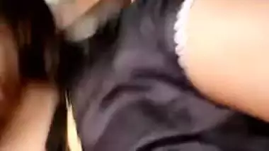 Cam bhabhi in saree plays with boobs and wet pussy