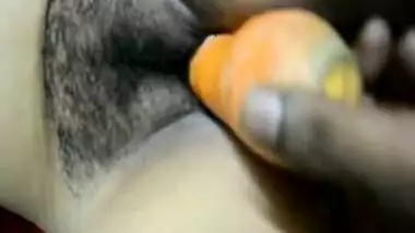 desi bhabhi inserting carrot in pussy