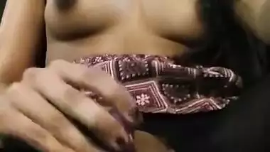 Hot desi bitch fngering and pleasuring using massage toy