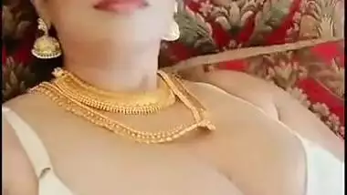 Busty Model Aunty in White Bra with jewellery