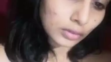 Desi cute girl show her big boobs selfie video