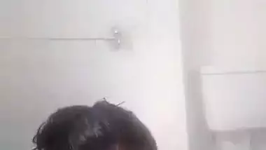 Romantic bathroom sex video of Pune couple