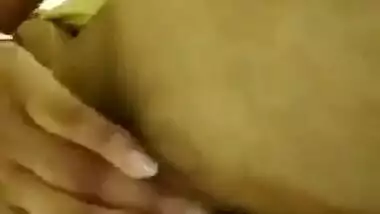Desi Girl Showing Her Bigboobs And Rubbing Her Pussy