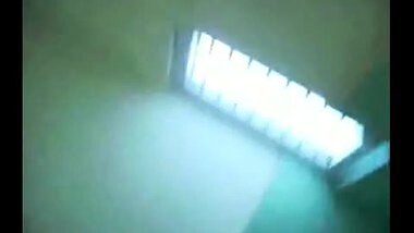 Mature House Wife From Patna Masturbates Using A Brush